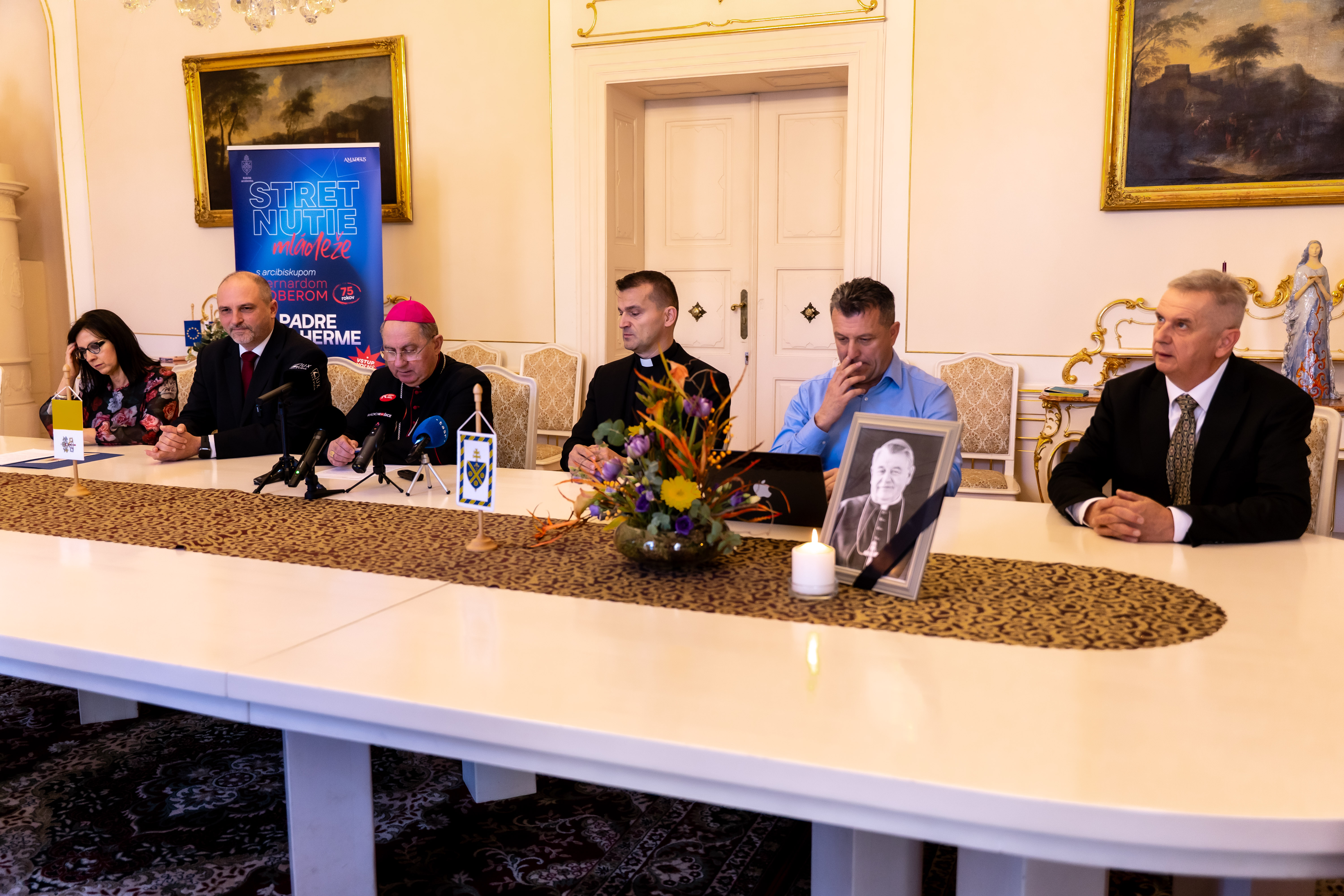 Tlacovy brifing - Arcibiskupsky urad-1